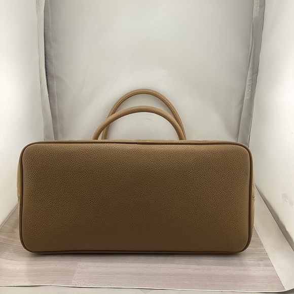 CHANEL Medallion Tan Caviar Tote Bag Authentic. - Picture 3 of 13